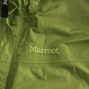 Marmot Womens Hooded Rain Jacket Zippered Pockets sz L excellent used condition.